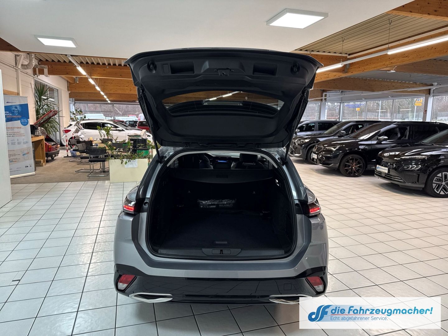 Fahrzeugabbildung Peugeot 308 SW Allure Pack Navi Memory Sitze 360 Kamera