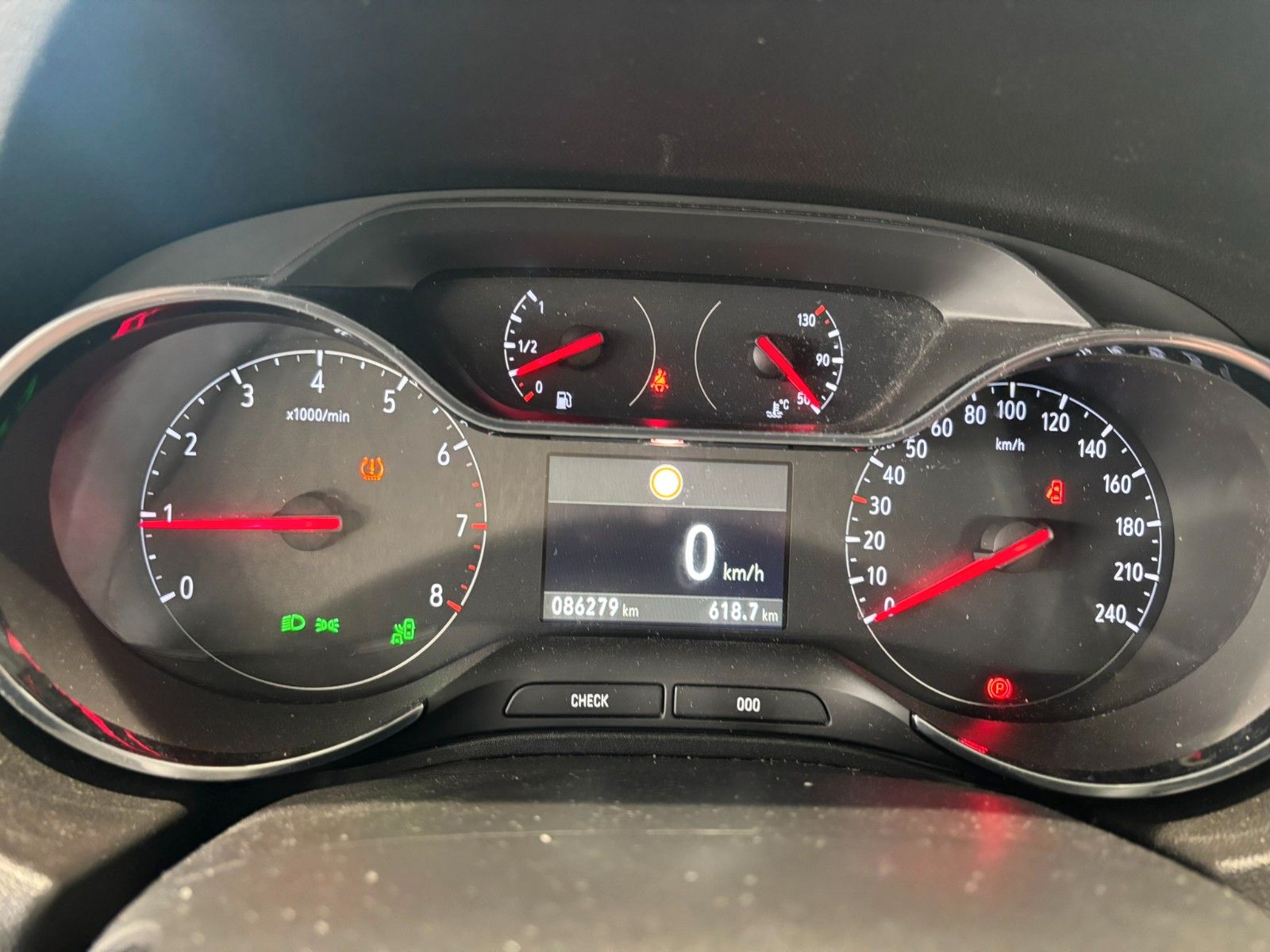 Fahrzeugabbildung Opel Grandland (X) 1.2 INNOV. AHK/NAVI/SHZ/KAMERA/AFL
