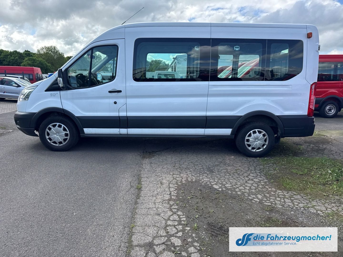 Fahrzeugabbildung Ford Transit Kombi 350 L3 Trend 2.0 TDCi *MOTORSCHADE