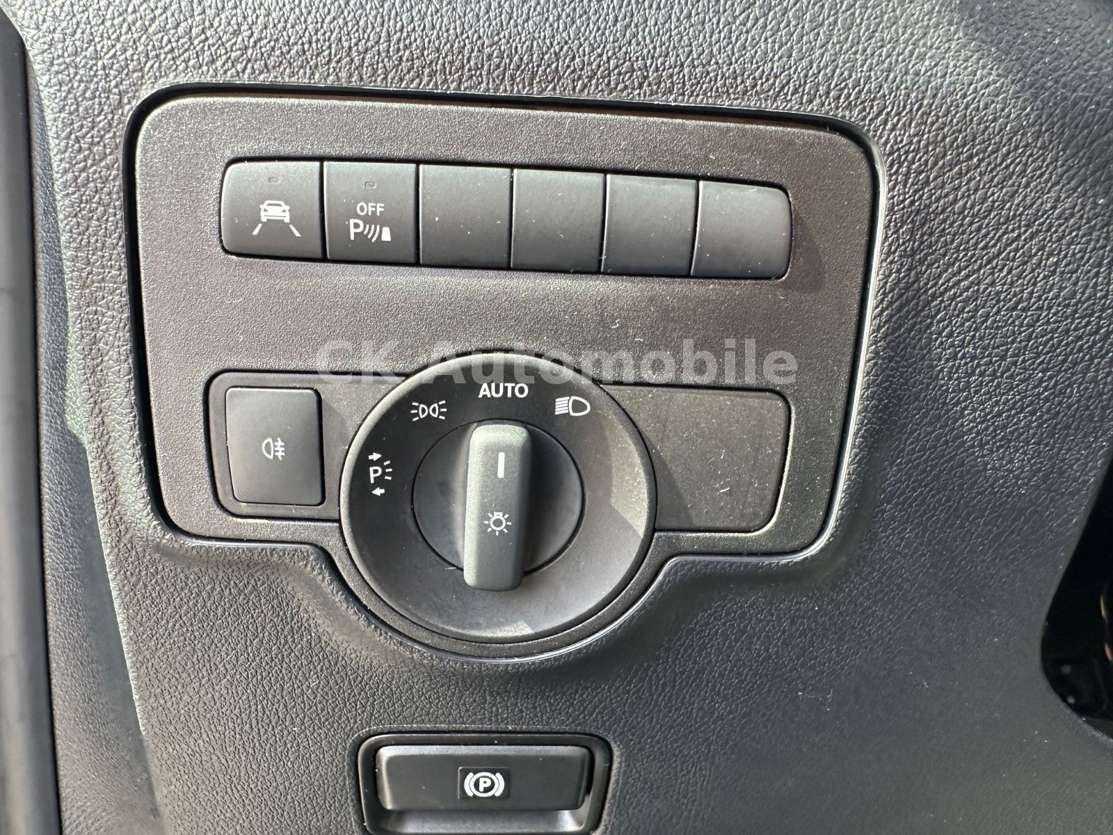 Fahrzeugabbildung Mercedes-Benz Vito Mixto 119 Lang Autom./5 Sitze/Navi/LED/AHK