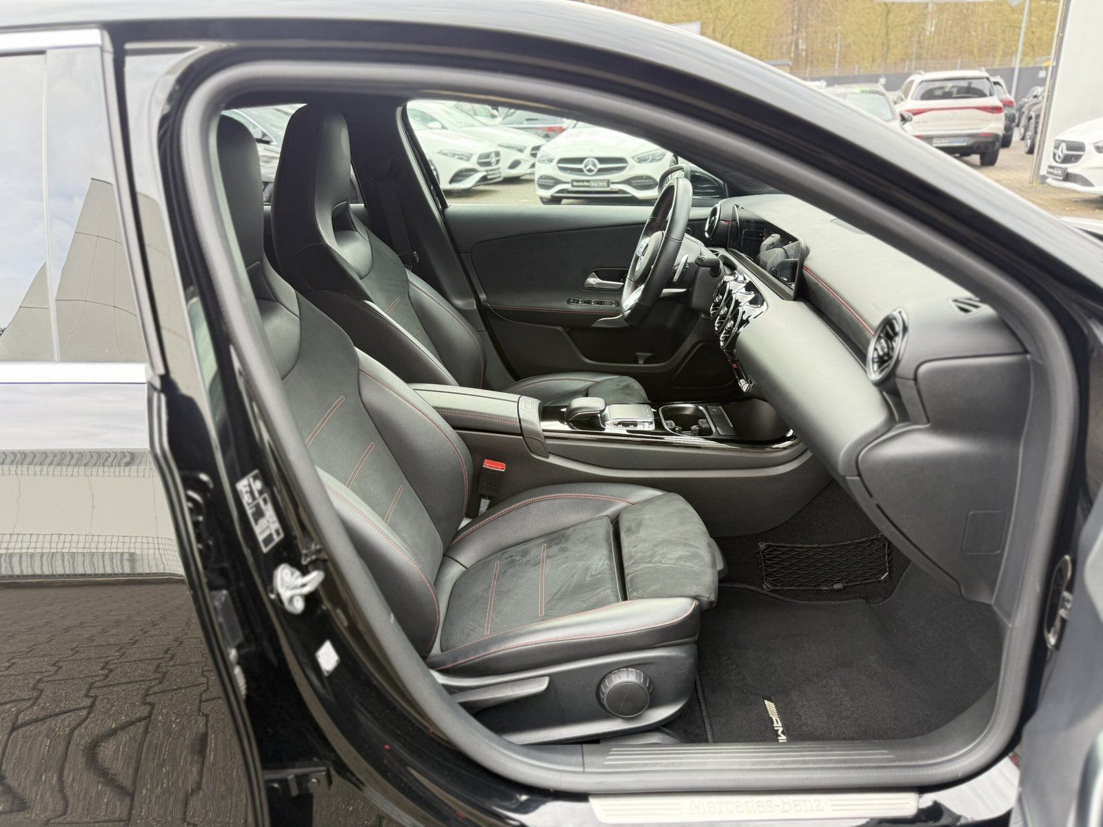 Fahrzeugabbildung Mercedes-Benz A 200 AMG*LED*NAVI-PREMIUM-PAKET*SITZHEIZUNG