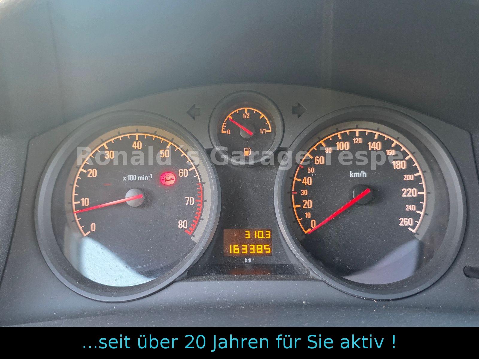 Opel Astra 2009 — photo 27