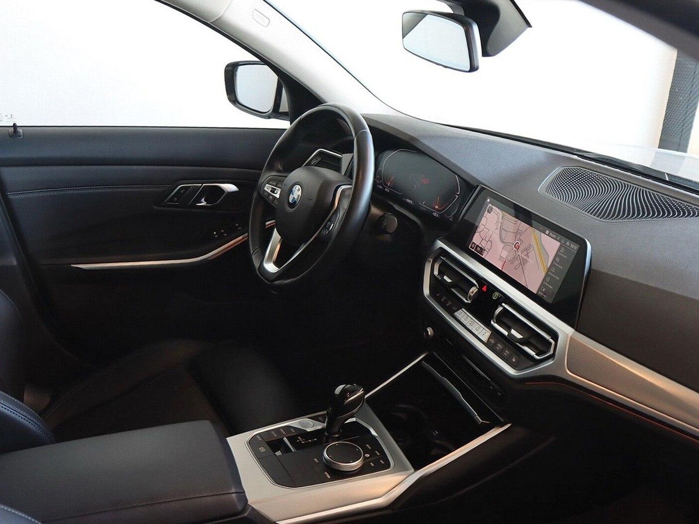 BMW 330i xDrive Touring Sport Line, eAHK, Kamera