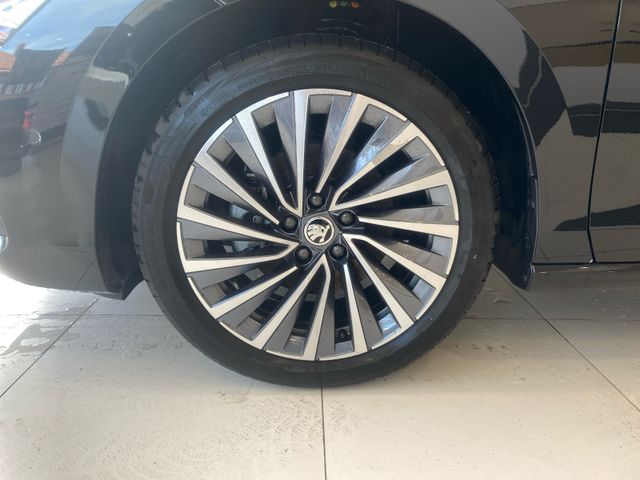Superb Combi L&K 2.0 TDI, Standhzg, PANO, Rückka