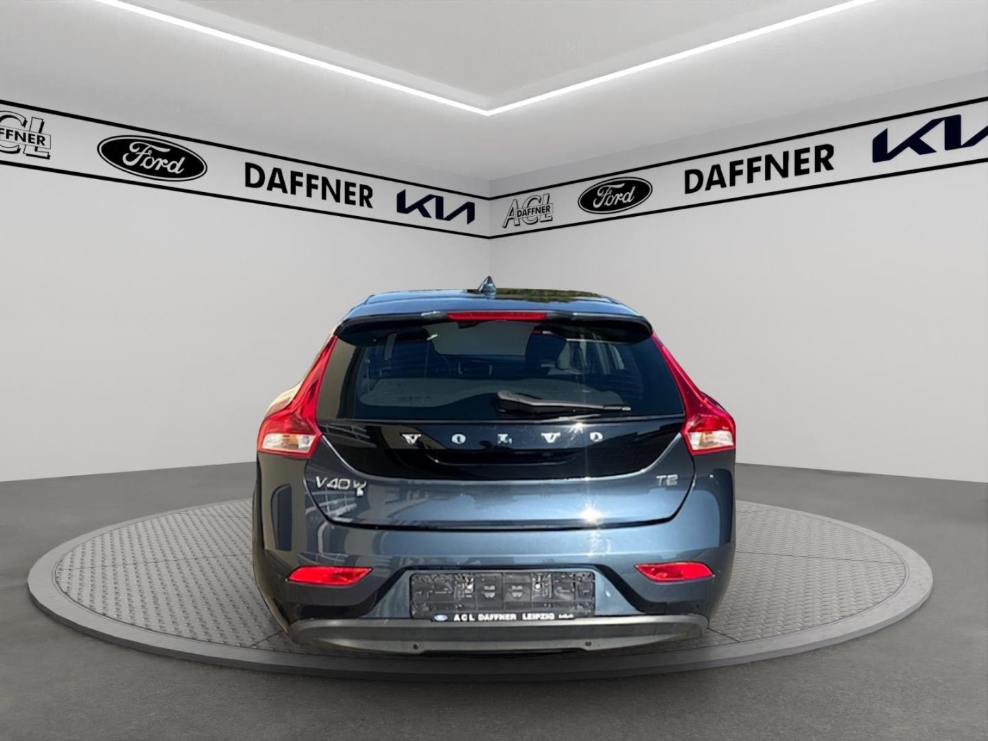 Fahrzeugabbildung Volvo V40 Momentum Navi Soundsystem LED Kurvenlicht Sp