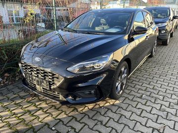 Fotografie Ford Focus 1.5 EcoBoost ST-Line X - Navi - DAB - AHK