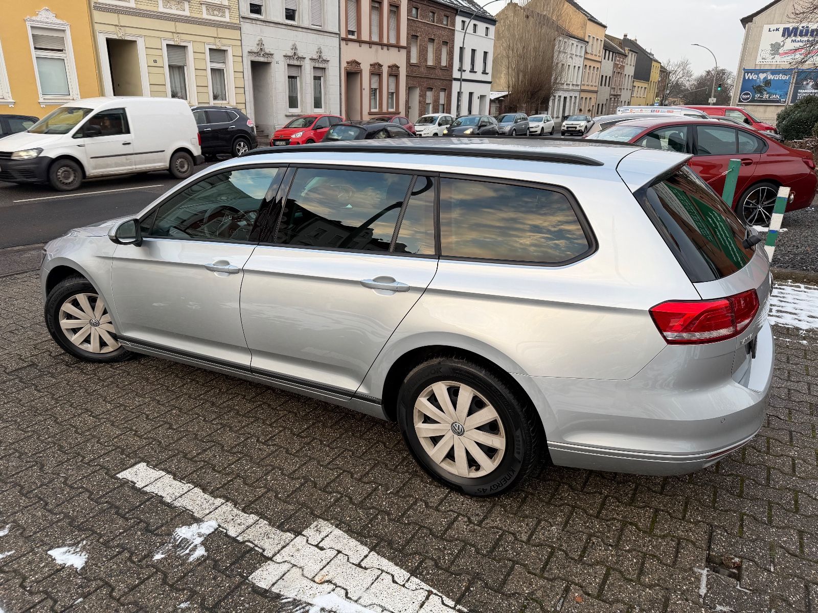 Fahrzeugabbildung Volkswagen Passat Variant 2.0 TDI 1-HAND AHK 6-GANG PDC