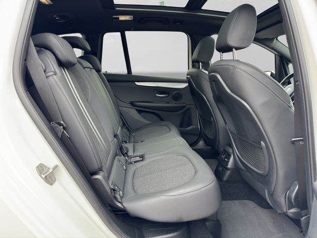Fahrzeugabbildung BMW 218i Gran Tourer M Sport 7-Sitzer+Pano+HiFi+AHK