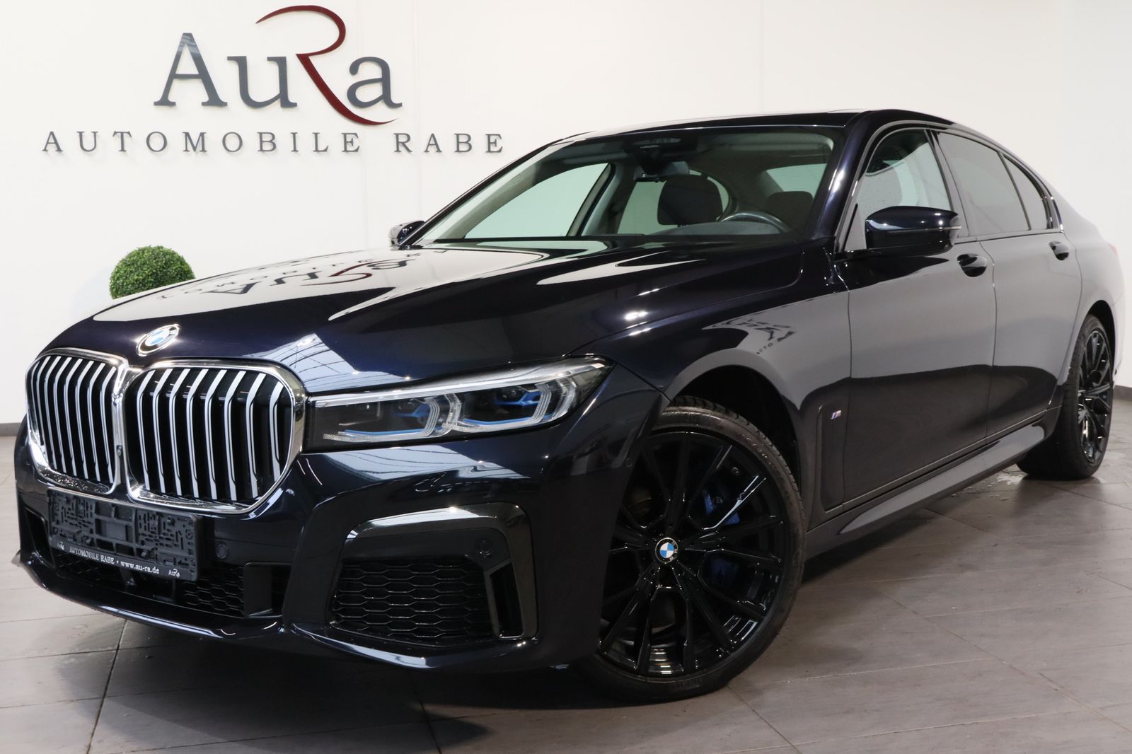 Fahrzeugabbildung BMW 730d xDrive M-Sport NAV+LASER+GLASDACH+HEAD-UP