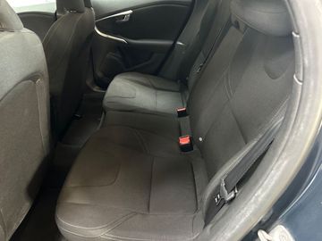 Volvo V40 Cross Country - 10