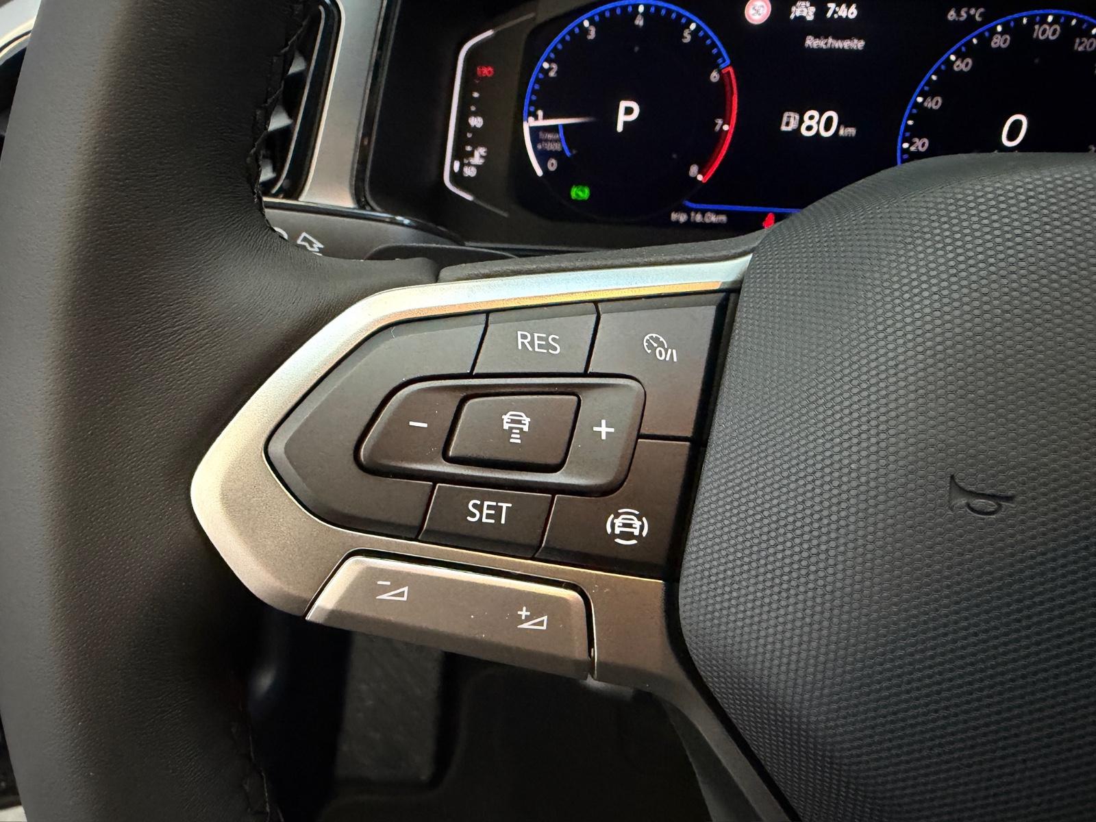 Volkswagen T-Roc Life 1.5l TSI #DSG#SHZ#AHK#ACC#LED#KEYLESS