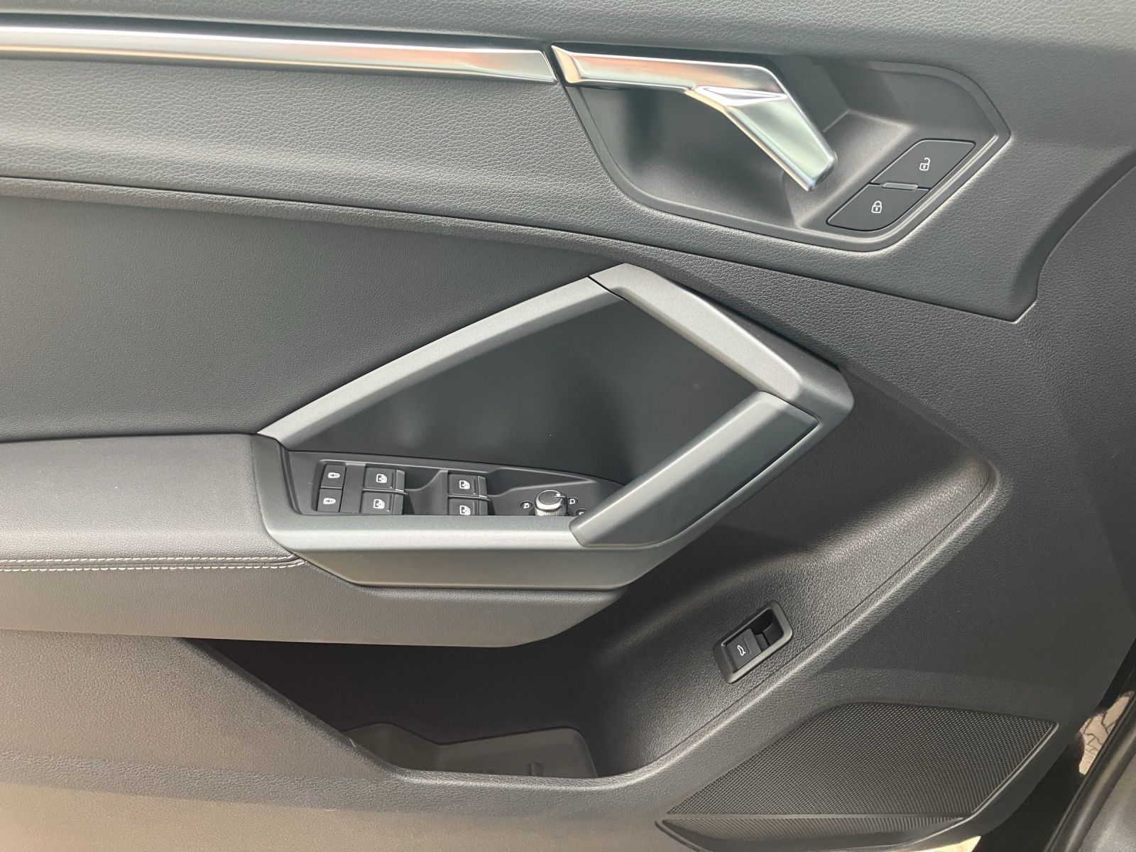 Fahrzeugabbildung Audi Q3 Sportback 45 TFSI quattro S line LED virtual