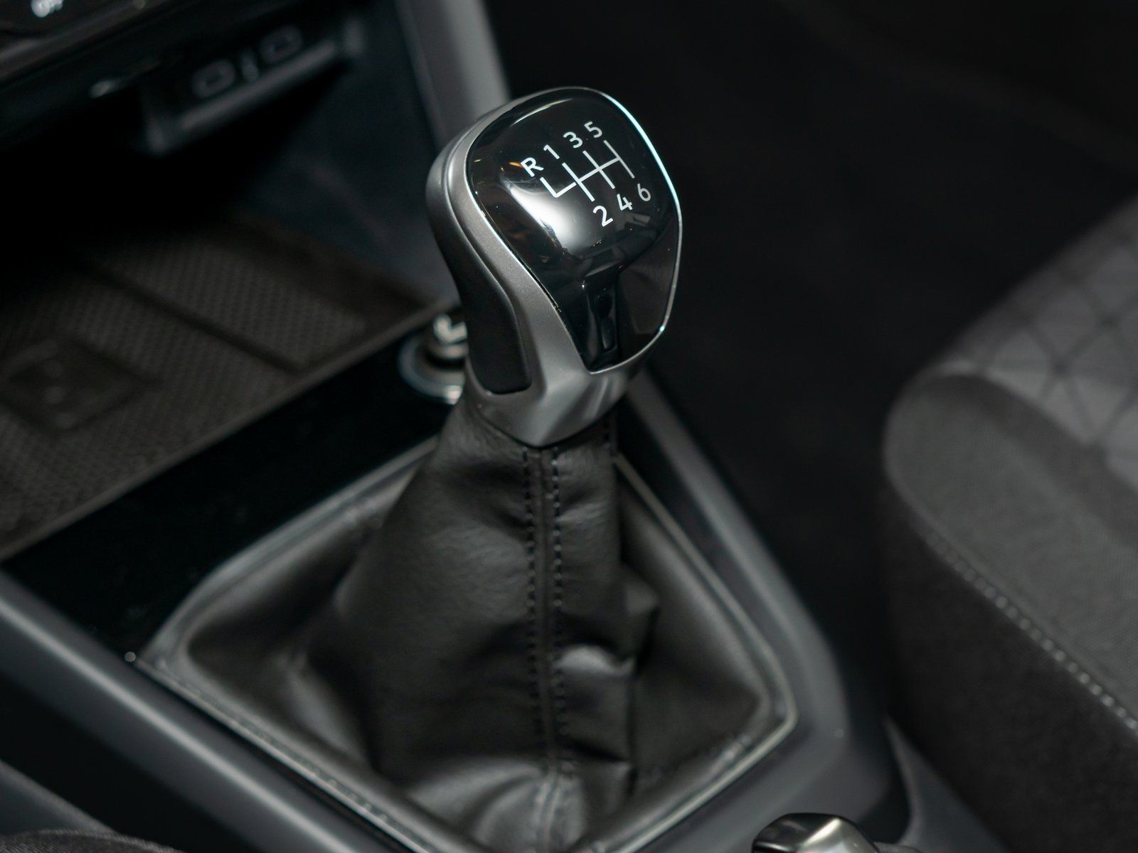 Fahrzeugabbildung Volkswagen T-Cross Life TSI *Cam*Navi*Sitzhzg*Einparkh*ACC*