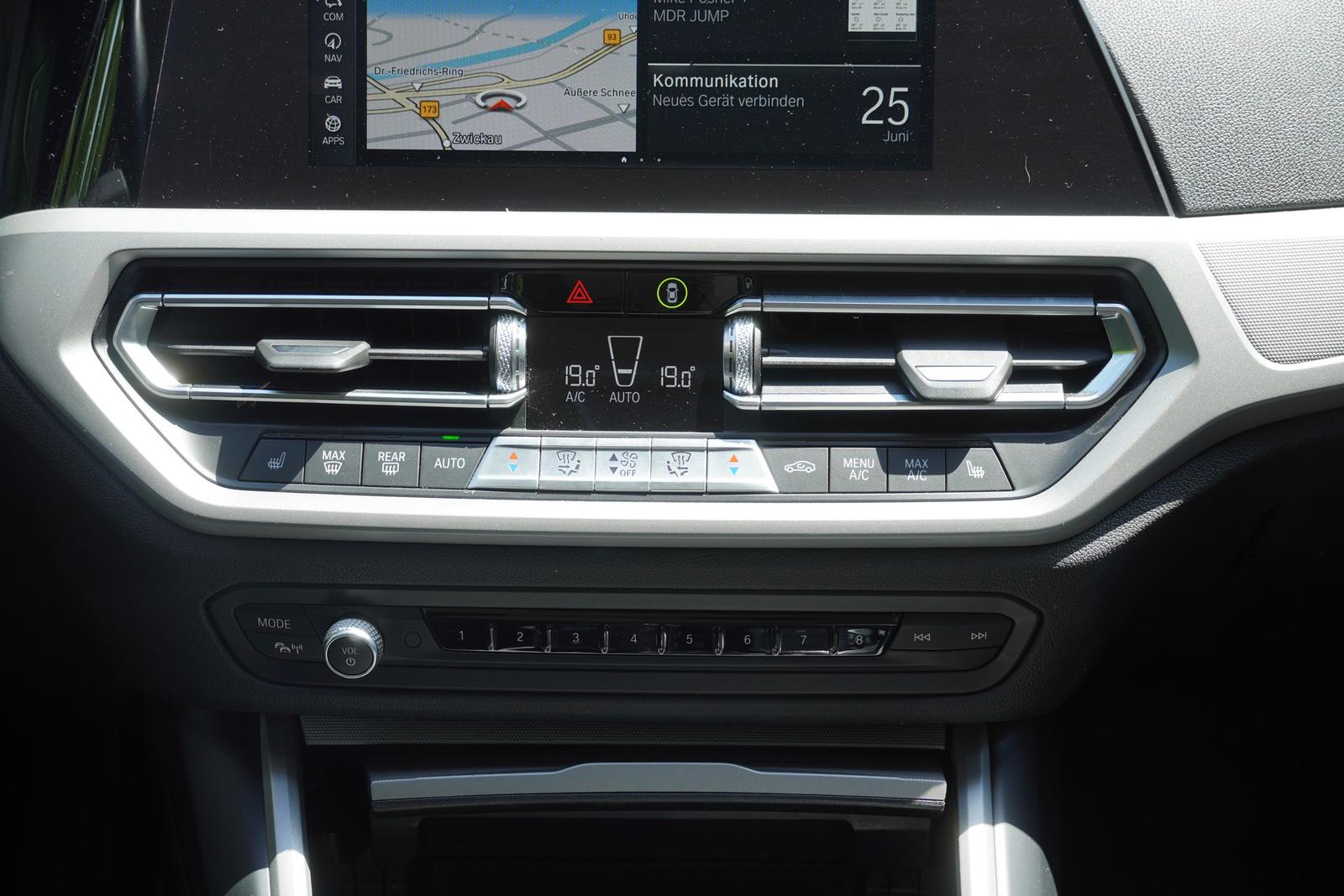 BMW 3 Series iA Touring Advantage Tempomat LED Navi DAB, миниатюра 11