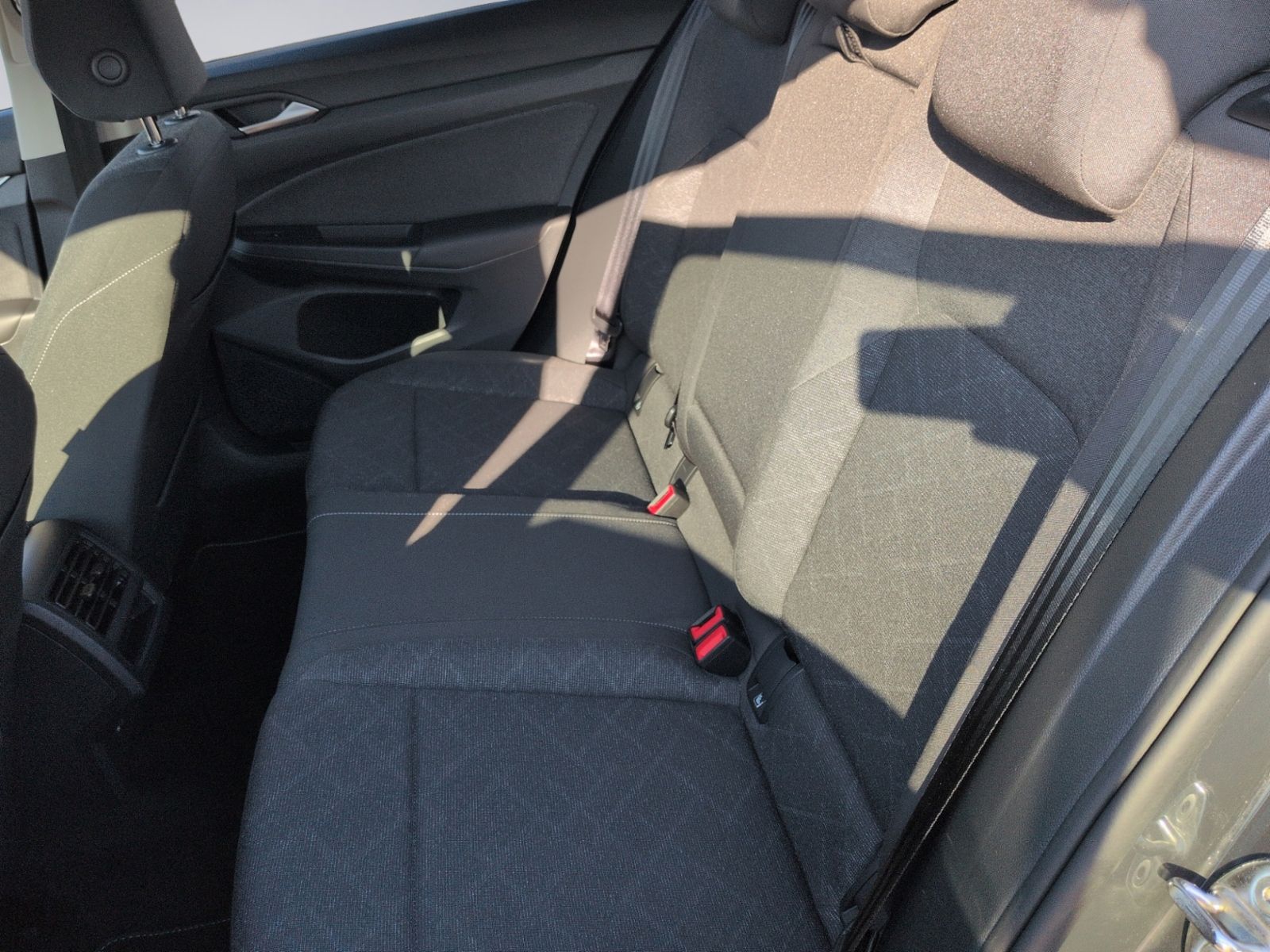 Golf VIII 1.0 eTSI DSG Life LED+ACC+APP+NAVI