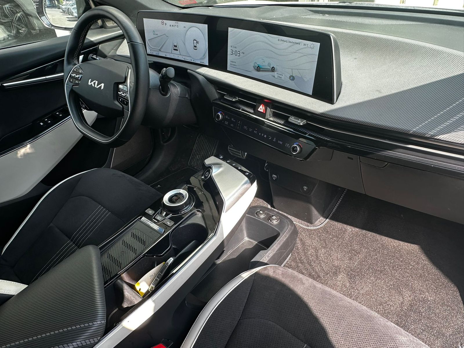 Fahrzeugabbildung Kia EV6 GT-Line 4WD PANO+NAVI+LED+SHZ+HEAD+ACC+360°+