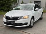Skoda Octavia Combi Tour Navi SHZ PDC Neu Tüv - Skoda Octavia Tour mit Benzin-Antrieb