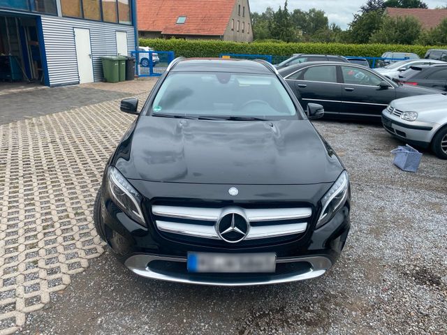 MERCEDES-BENZ Mercedes GLA 180 TÜV Neu Top Zustand