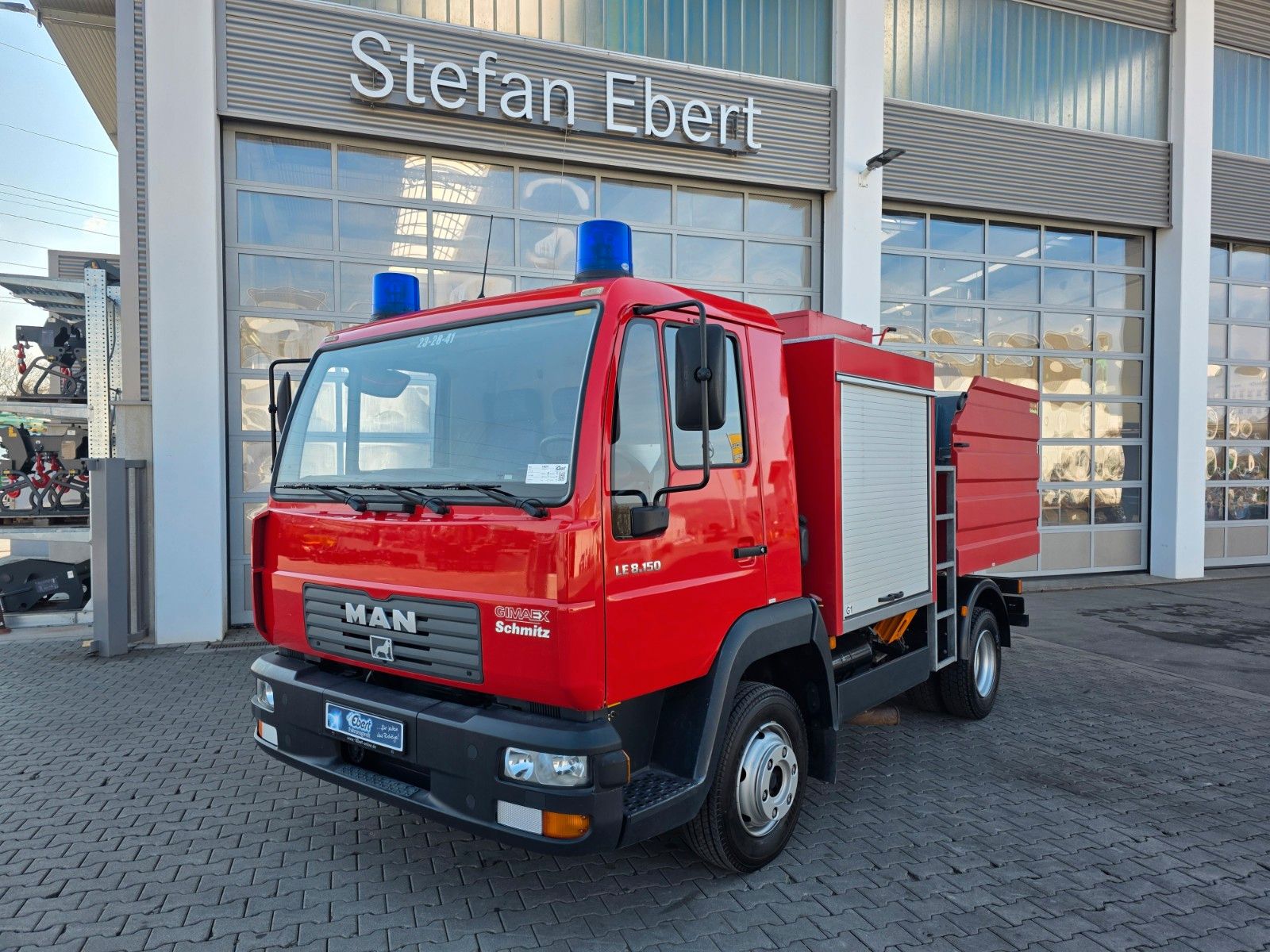 Fahrzeugabbildung MAN LE 8.150 Schaum 2.500 Liter Schmitz SLF 25/25