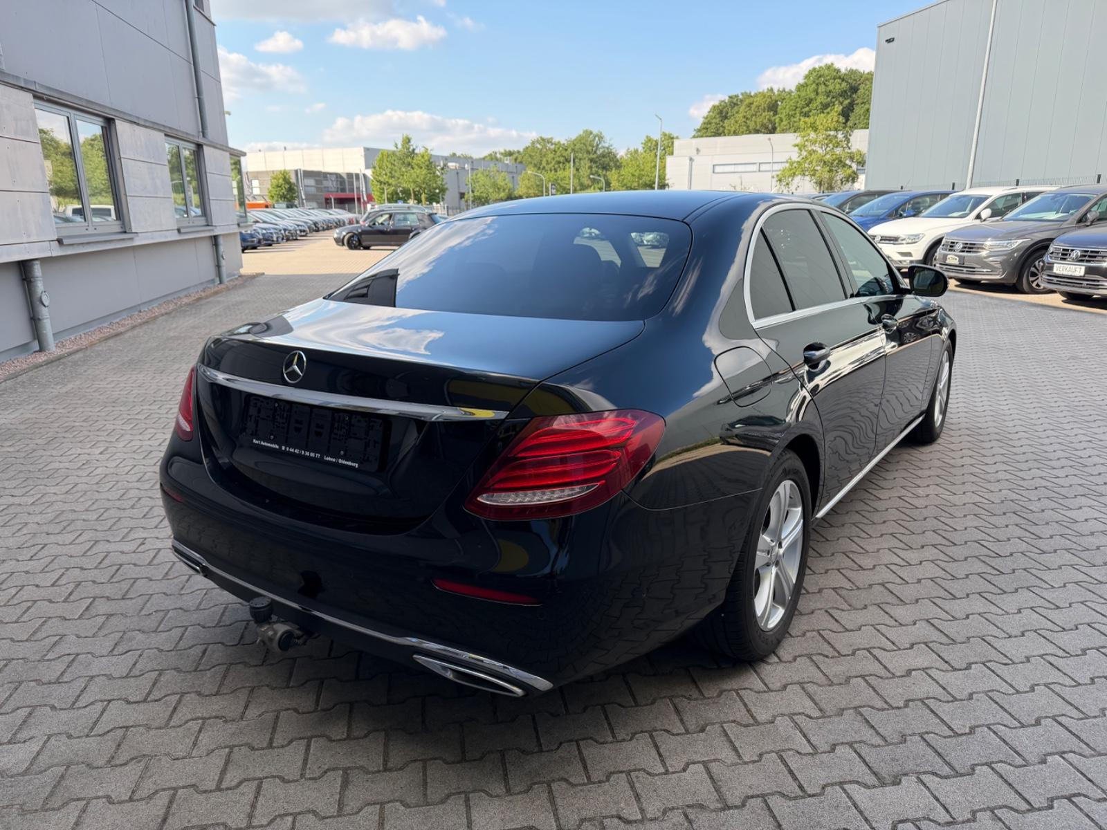 Mercedes-Benz E 220 d/AUTOMATIK/LED/LEDER/SHZ/NAVI/KAMERA