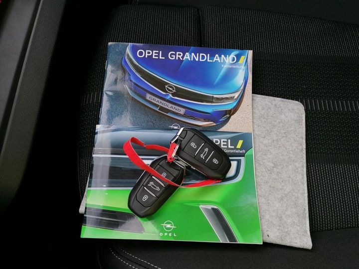 Fahrzeugabbildung Opel Grandland 1.2 GS Line VIRTUAL+LED+KAM+TEMPO+SHZ+