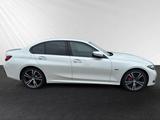 BMW 320e M Sport Pro|19"LM|HiFi|HeadUp|DrivingAss. - BMW 3er Reihe: Automatik