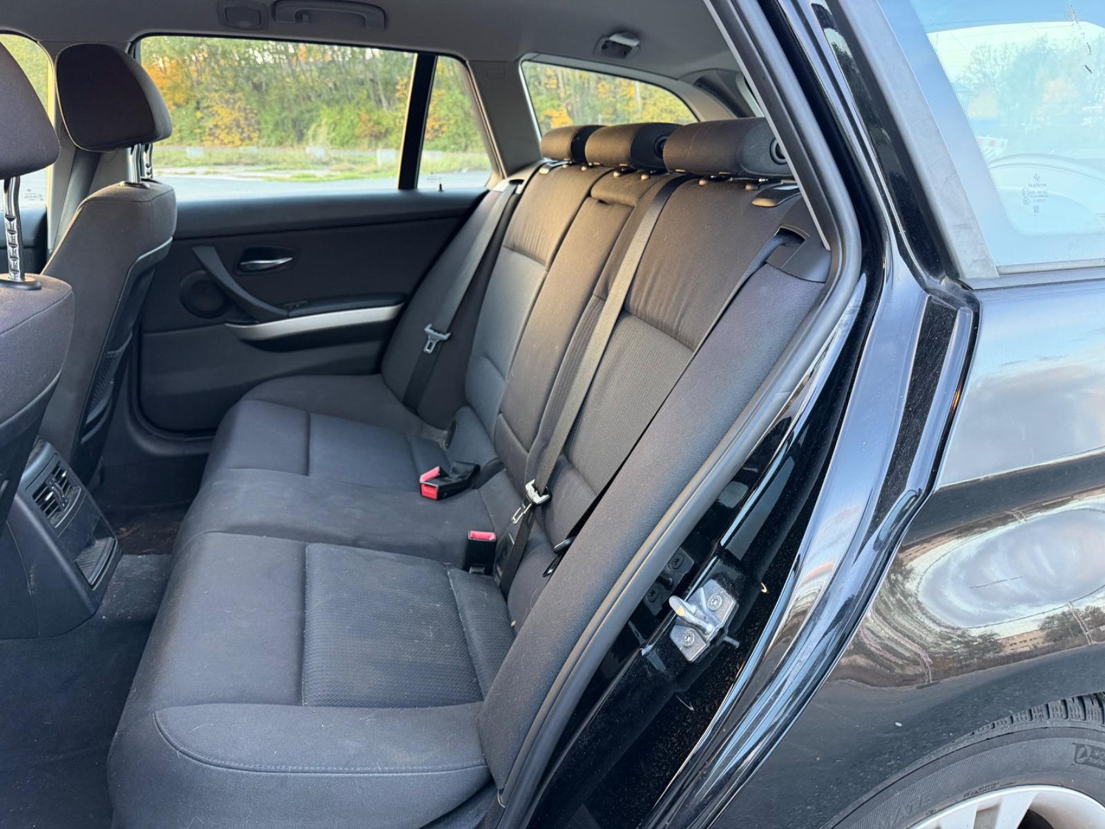 BMW 318 2012 — photo 13