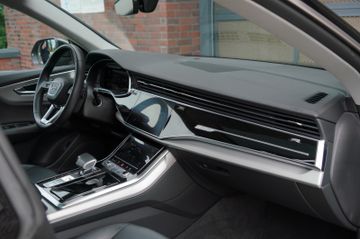 Audi Q8 - 11