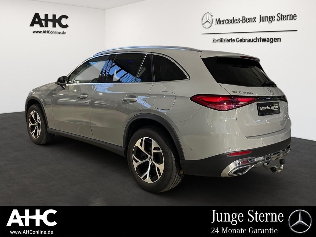 Fahrzeugabbildung Mercedes-Benz GLC 300 e 4M AHK ACC Pano Sitzklima 360° Massage