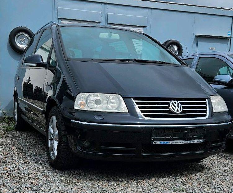 Volkswagen Sharan 2005 — rear view