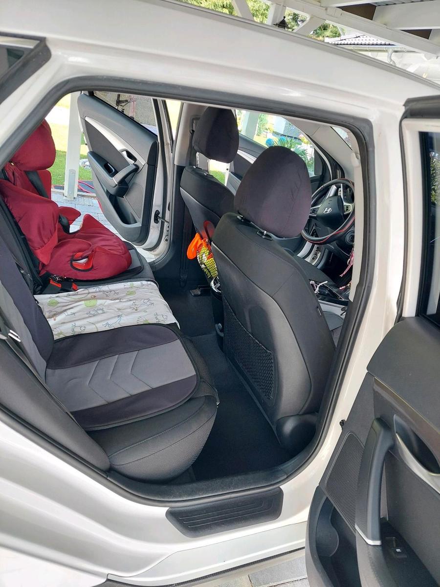 Hyundai i40 2014 — interior