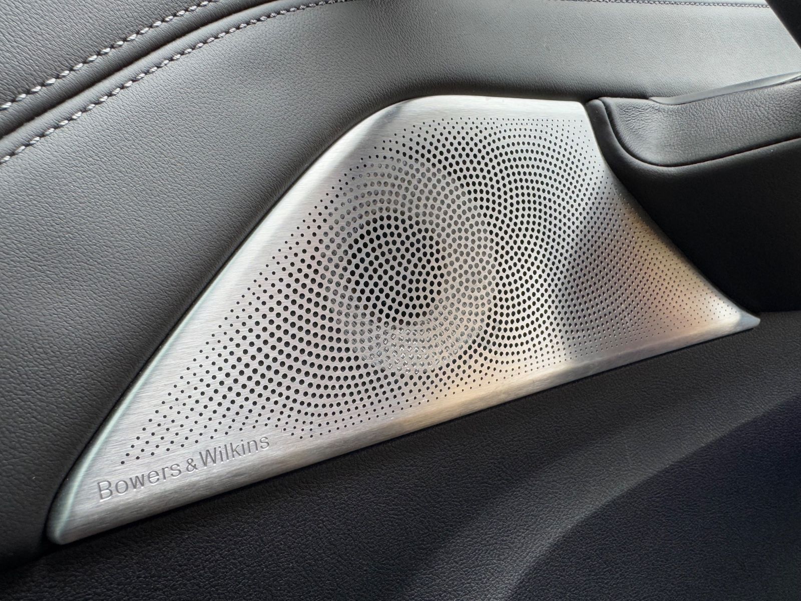 Fahrzeugabbildung BMW M5 Baureihe M5 Lim.*MASSAGE*CARBON*HEAD-UP*LED