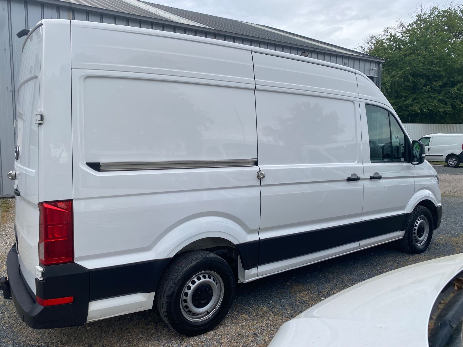 Fahrzeugabbildung Volkswagen Crafter Kasten L3H2,AHK-3500t,Regal,Garantie
