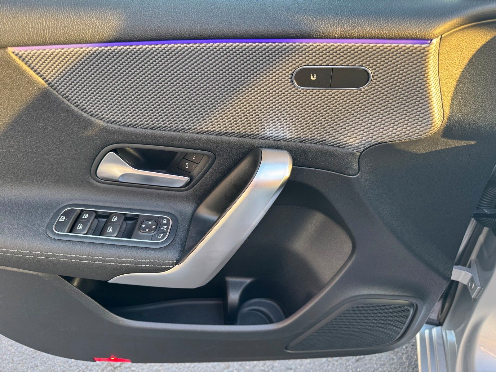 Fahrzeugabbildung Mercedes-Benz A 180 Progressive+LED+Ambiente+RFK+TotW