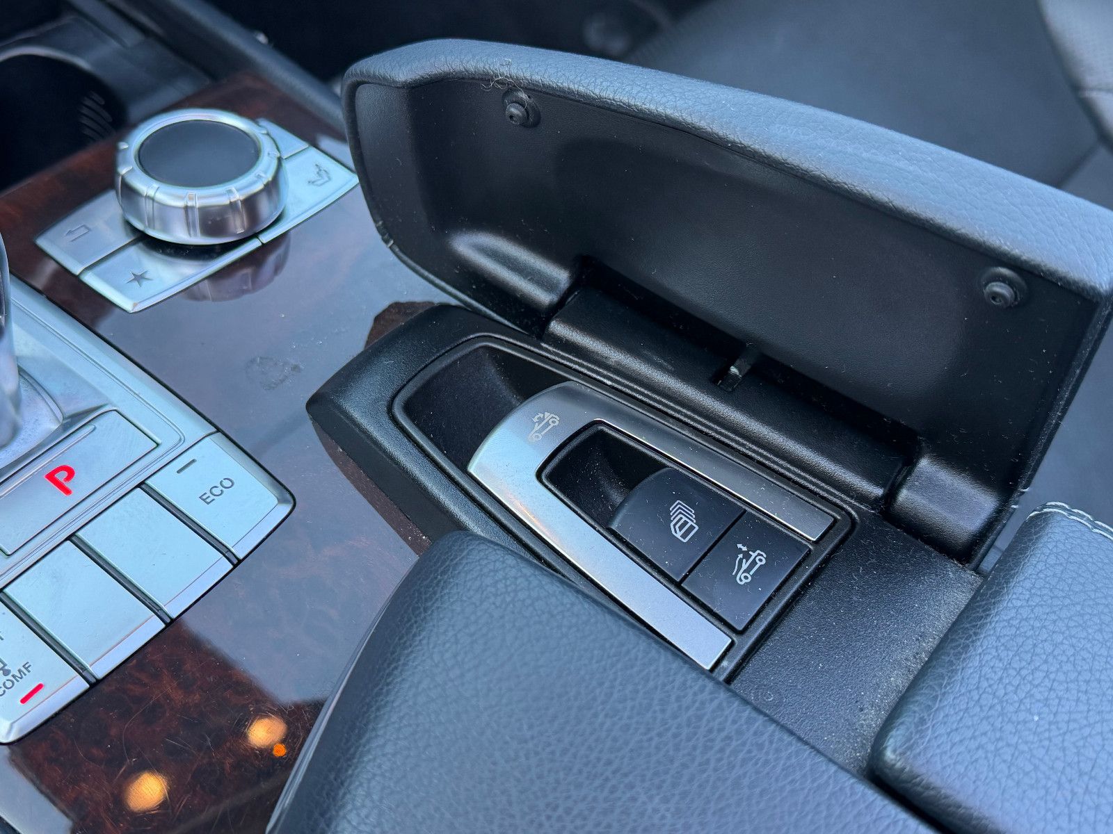 Fahrzeugabbildung Mercedes-Benz SL 350 /AMG/HARMAN-KARDON/MEMORY/T-WINKEL