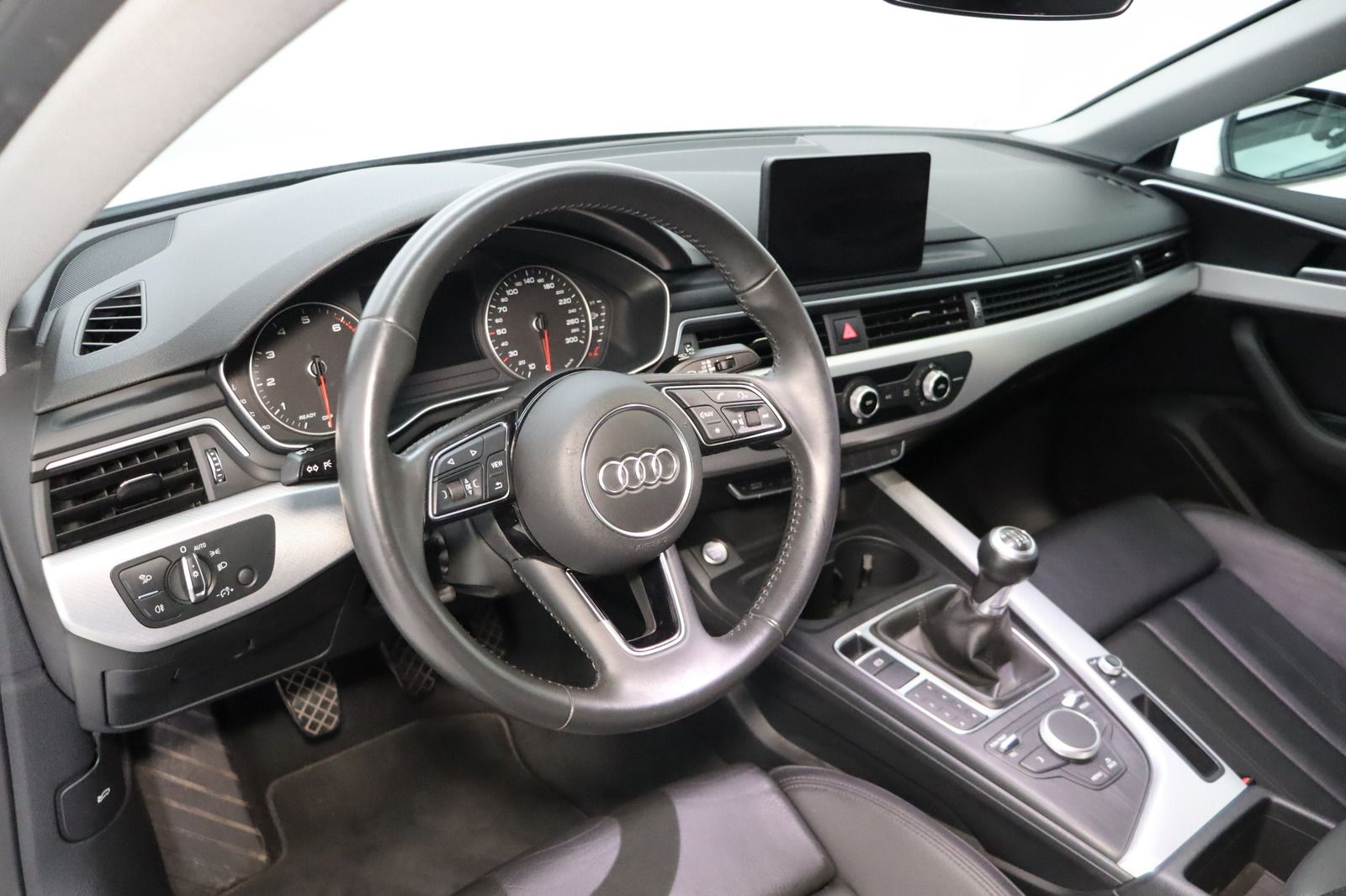 Fahrzeugabbildung Audi A5 Sportback 40 TFSI * LED * Navi * Keyless