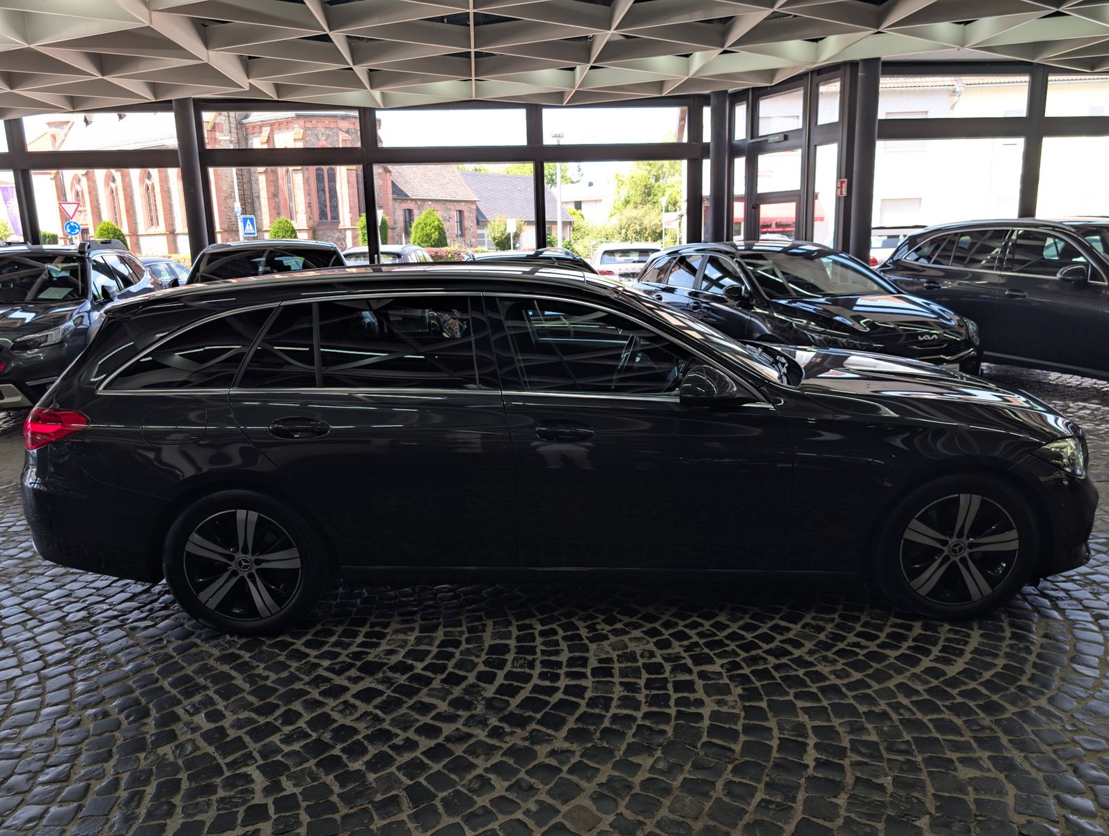 Fahrzeugabbildung Mercedes-Benz C 220 T d MHEV BUSINESS ACC PANO MBUX LED APP