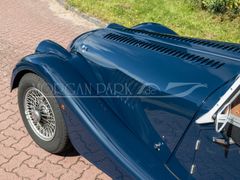 Fahrzeugabbildung Morgan 4/4 *Sport Blue / Yarwood Honey*