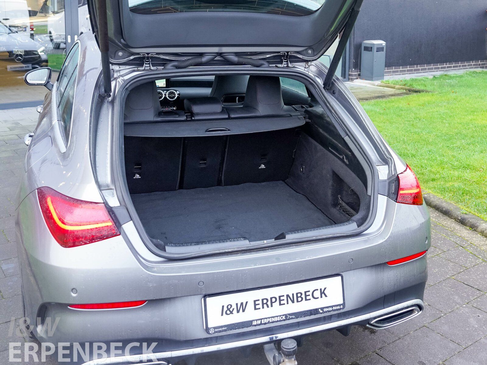 Fahrzeugabbildung Mercedes-Benz CLA 200 d SB AMG-Premium Distronic AHK 360° FAP