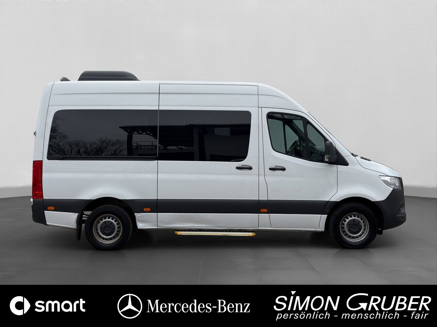 Fahrzeugabbildung Mercedes-Benz 317 Tourer L2H2 Standard 8Sitzer Rollstuhl Lift