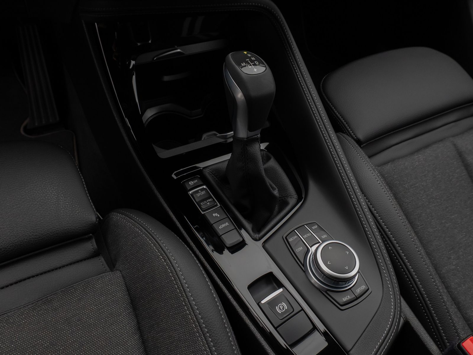 Fahrzeugabbildung BMW X1 xD25e Sport Line Kamera DAB Geschwindigkeitsr