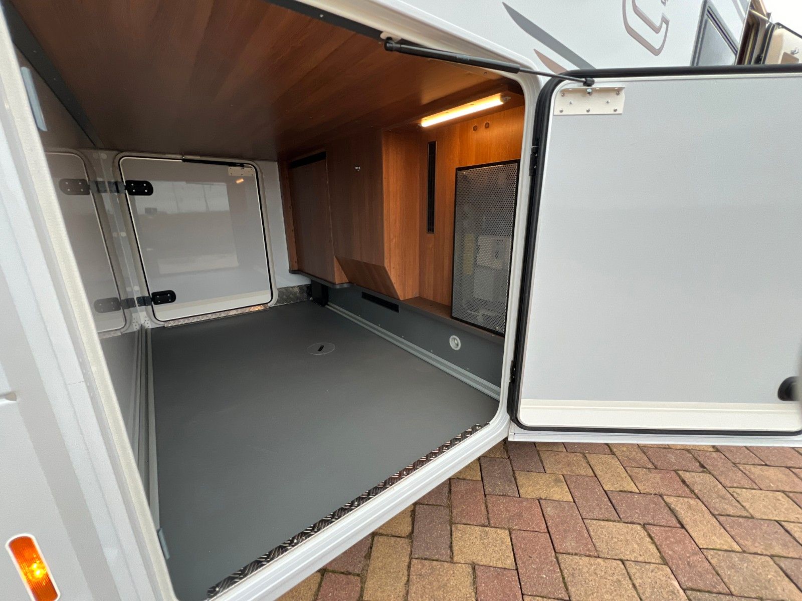Fahrzeugabbildung Carthago C1-tourer T Fiat 143 KB-LE lightweight 3.5t