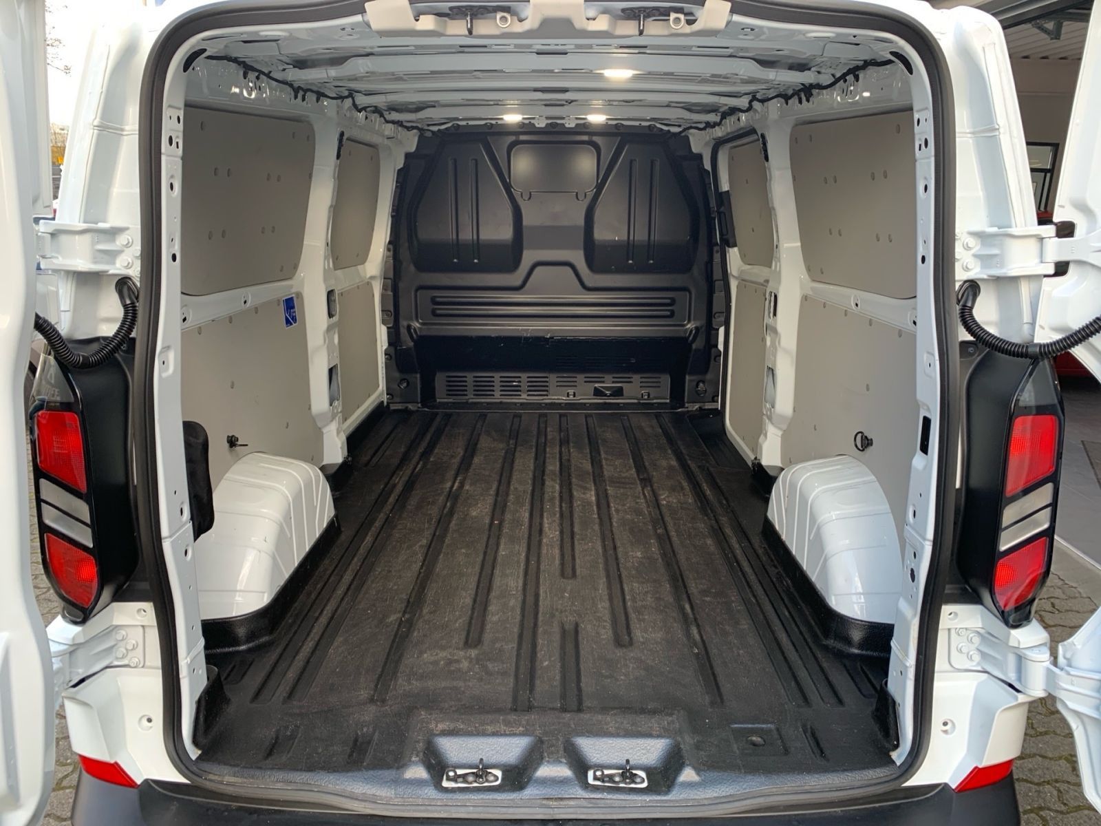Fahrzeugabbildung Ford Transit Custom 2.0 EcoBlue 280 L2 Trend FWD