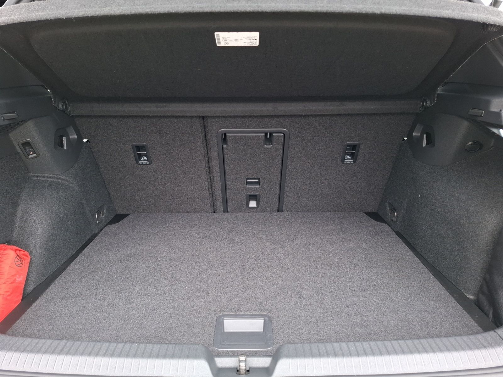 Fahrzeugabbildung Volkswagen Golf VIII GTI 1,99% Matrix AHK Navi AID RFK 19"