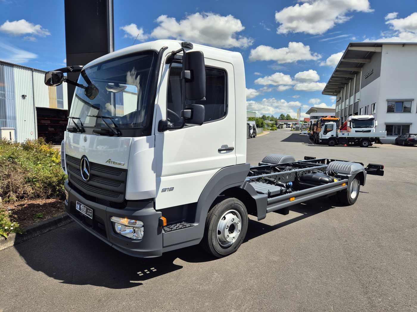 Fahrzeugabbildung Mercedes-Benz Atego 818 L Fahrgestell, 2 Stück vorhanden