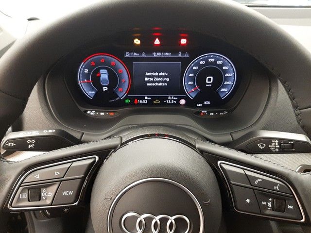 Fahrzeugabbildung Audi Q2 advanced 35TFSI Matrix AHK Navi Kamera 19"