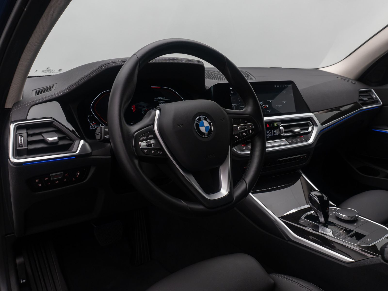 Fahrzeugabbildung BMW 318d Luxury Line DAB Alarm Geschwindigreg HiFi