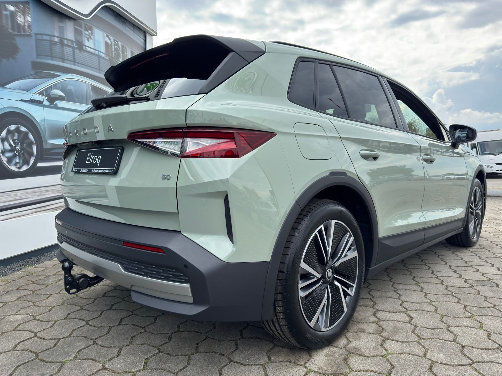Fahrzeugabbildung SKODA Elroq 60 Lodge 204PS*AHK*RFK*20Zoll*Wärmepumpe