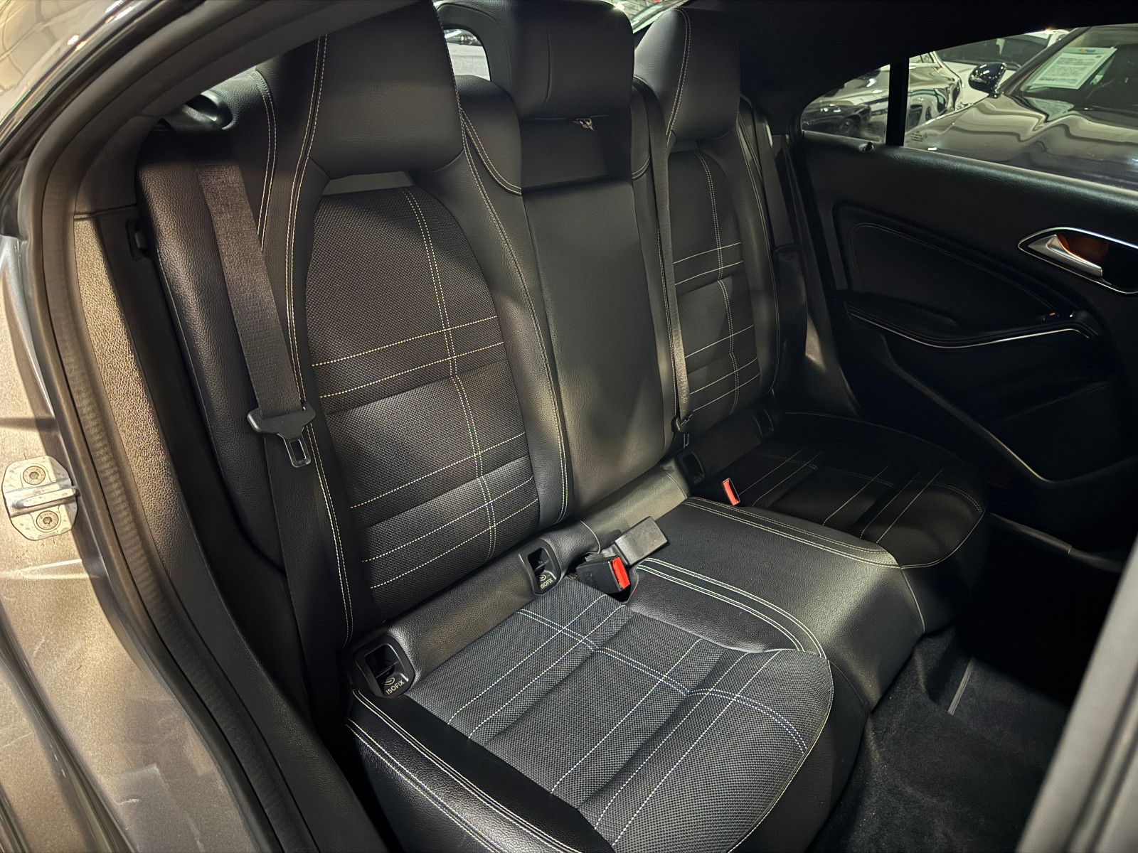 Fahrzeugabbildung Mercedes-Benz CLA 180 Coupe SPORTPAKET URBAN NIGHT NAVI KAMERA