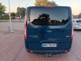 Ford Tourneo Custom Titanium 8 Sitzer +  AHK - Hybrid (Diesel/Elektro): Kleinbus